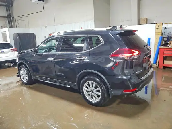 KNMAT2MV8JP553694 2018 NISSAN ROGUE - Image 2
