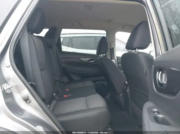 KNMAT2MV8JP556160 2018 NISSAN ROGUE - Image 8