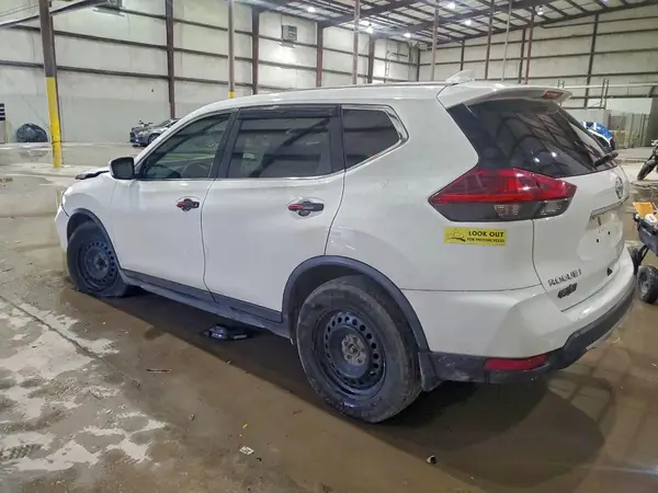 KNMAT2MV8JP561097 2018 NISSAN ROGUE - Image 2