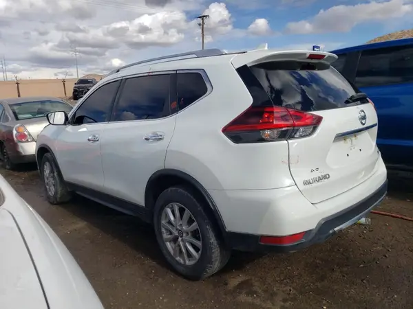 KNMAT2MV8JP564923 2018 NISSAN ROGUE - Image 2