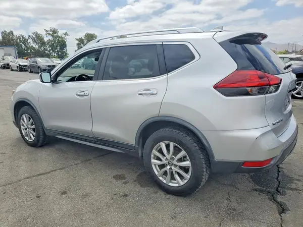 KNMAT2MV8JP567594 2018 NISSAN ROGUE - Image 2