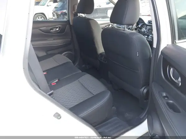 KNMAT2MV8JP569121 2018 NISSAN ROGUE - Image 8