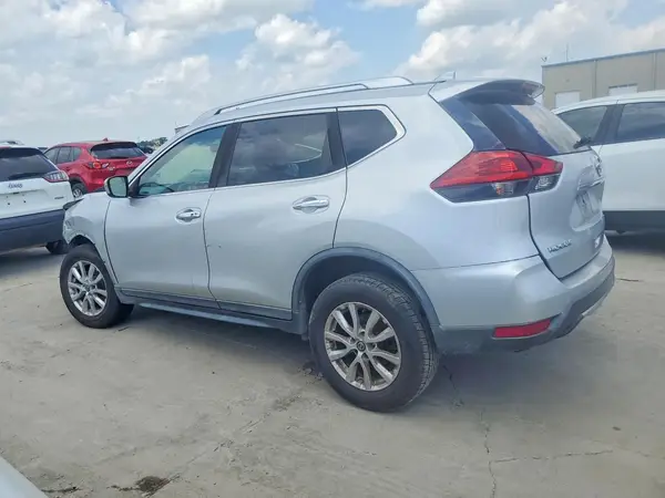 KNMAT2MV8JP575212 2018 NISSAN ROGUE - Image 2