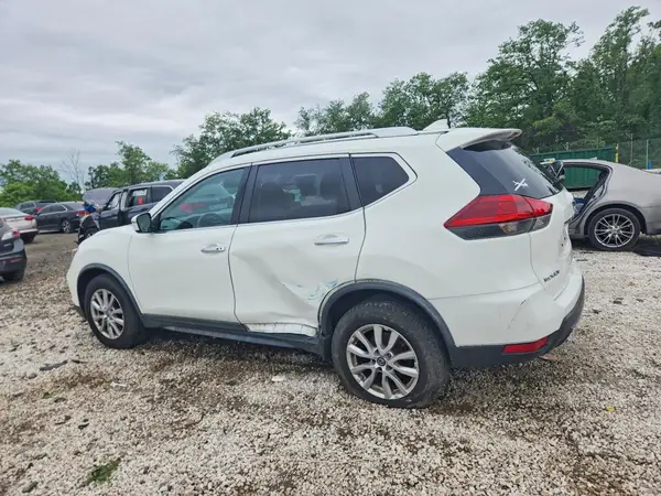 KNMAT2MV8JP575405 2018 NISSAN ROGUE - Image 2