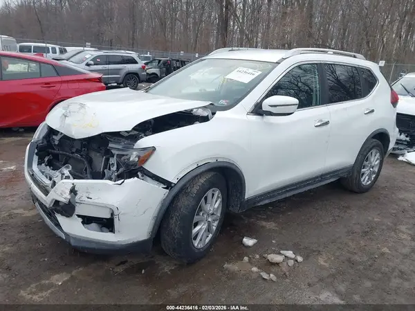 KNMAT2MV8JP575520 2018 NISSAN ROGUE - Image 2