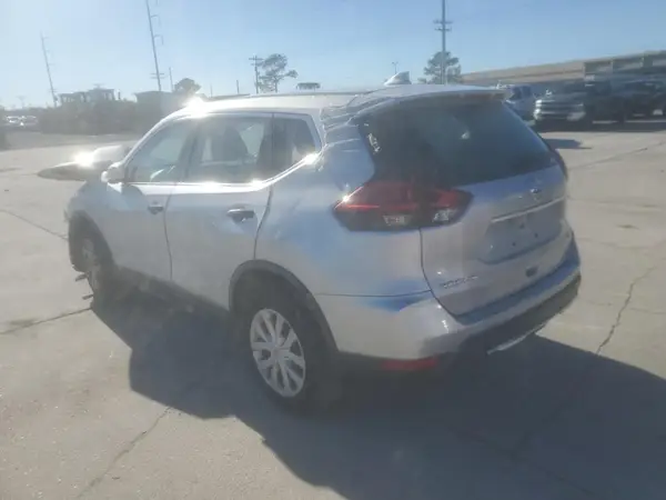 KNMAT2MV8JP576683 2018 NISSAN ROGUE - Image 2