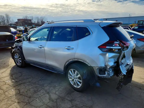 KNMAT2MV8JP581897 2018 NISSAN ROGUE - Image 2