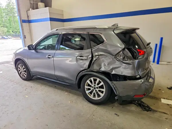 KNMAT2MV8JP582824 2018 NISSAN ROGUE - Image 2