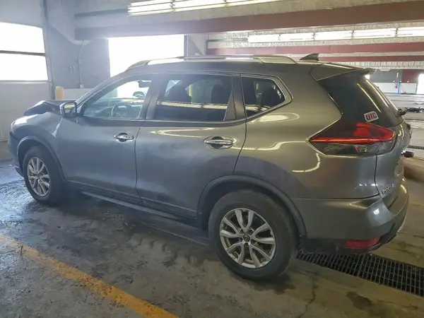 KNMAT2MV8JP586310 2018 NISSAN ROGUE - Image 2