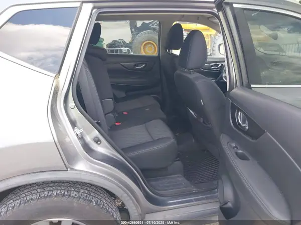 KNMAT2MV8JP587618 2018 NISSAN ROGUE - Image 8