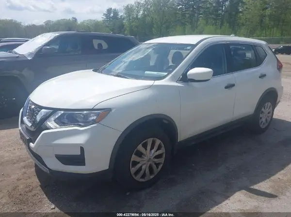 KNMAT2MV8JP590051 2018 NISSAN ROGUE - Image 2