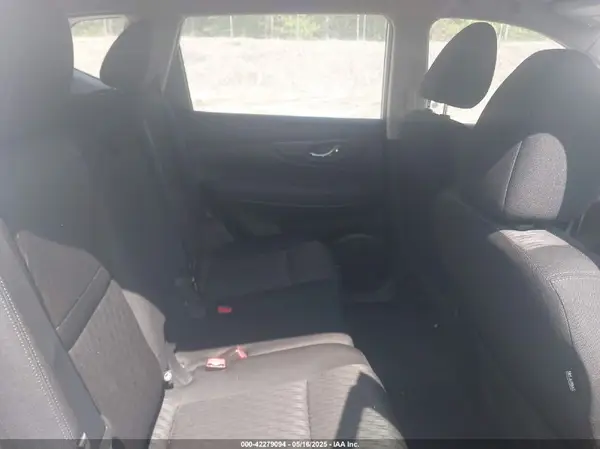 KNMAT2MV8JP590051 2018 NISSAN ROGUE - Image 8