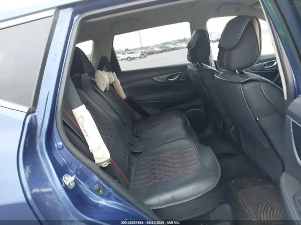 KNMAT2MV8JP592365 2018 NISSAN ROGUE - Image 8