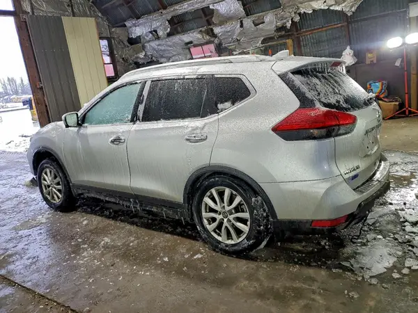 KNMAT2MV8JP598280 2018 NISSAN ROGUE - Image 2