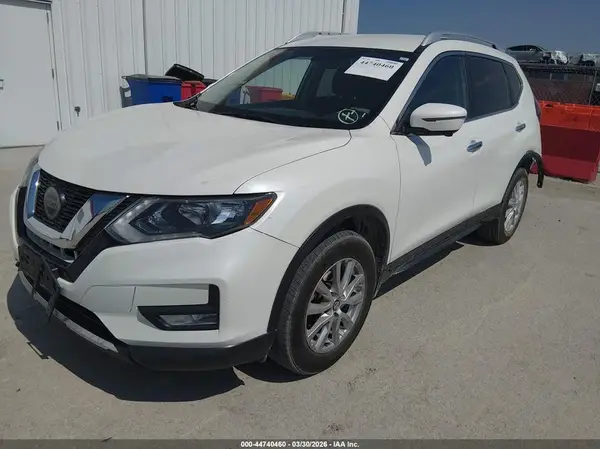 KNMAT2MV8JP599655 2018 NISSAN ROGUE - Image 2