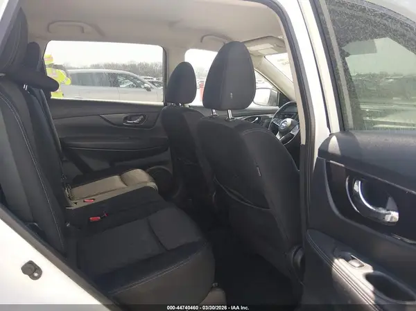 KNMAT2MV8JP599655 2018 NISSAN ROGUE - Image 8
