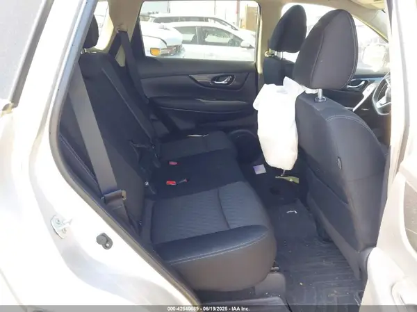 KNMAT2MV8JP601484 2018 NISSAN ROGUE - Image 8