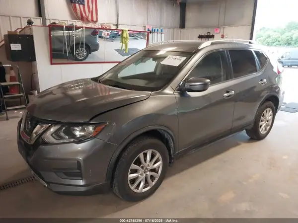 KNMAT2MV8JP604160 2018 NISSAN ROGUE - Image 2