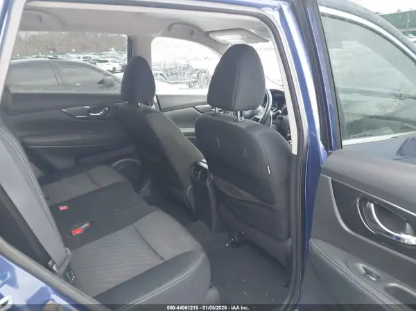 KNMAT2MV8JP606054 2018 NISSAN ROGUE - Image 8