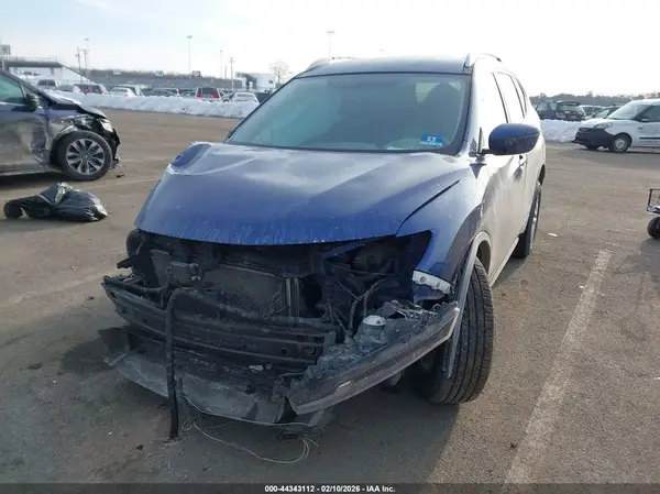 KNMAT2MV8JP606362 2018 NISSAN ROGUE - Image 2