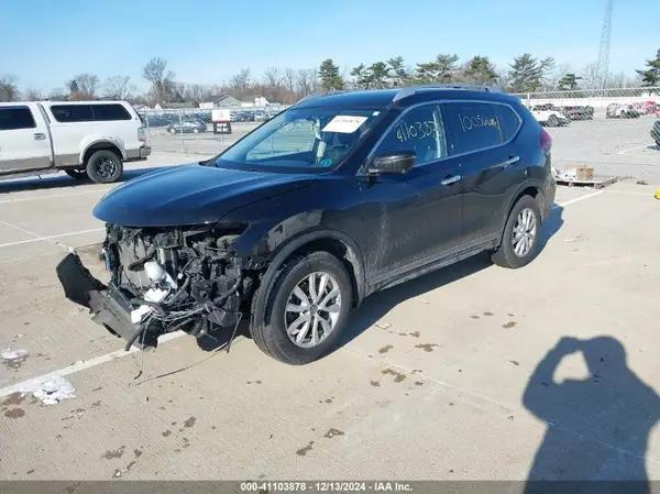 KNMAT2MV8JP607592 2018 NISSAN ROGUE - Image 2