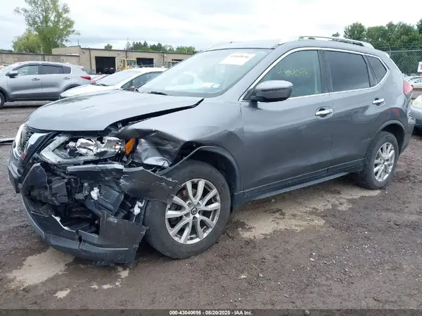 KNMAT2MV8JP608886 2018 NISSAN ROGUE - Image 2