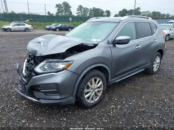 KNMAT2MV8JP610637 2018 NISSAN ROGUE - Image 2