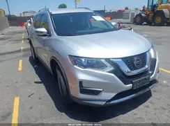 KNMAT2MV8JP613358 2018 NISSAN ROGUE