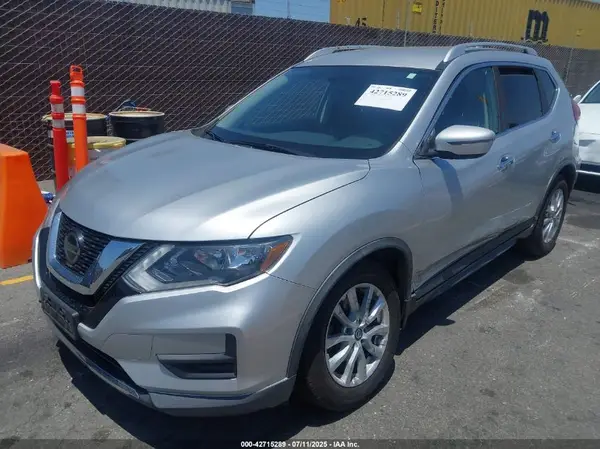 KNMAT2MV8JP613358 2018 NISSAN ROGUE - Image 2