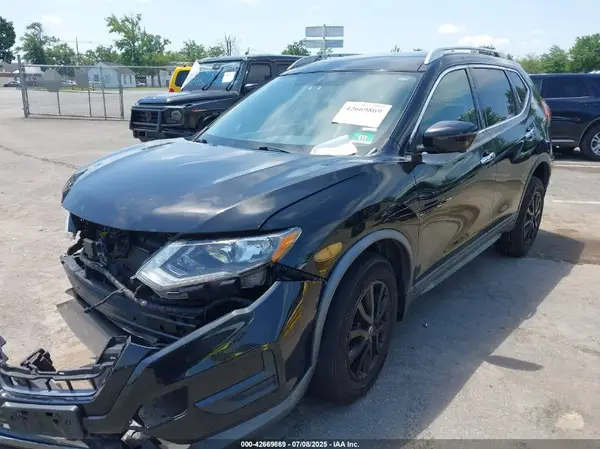 KNMAT2MV8JP615997 2018 NISSAN ROGUE - Image 2