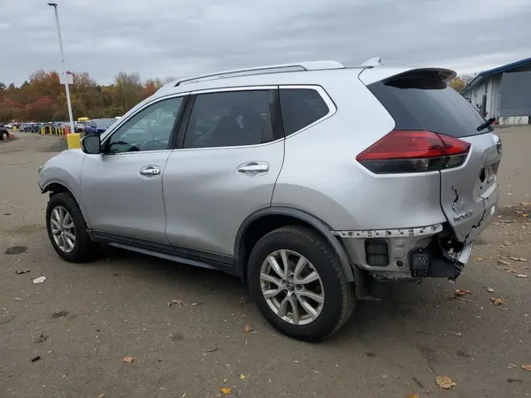 KNMAT2MV8JP616907 2018 NISSAN ROGUE - Image 2