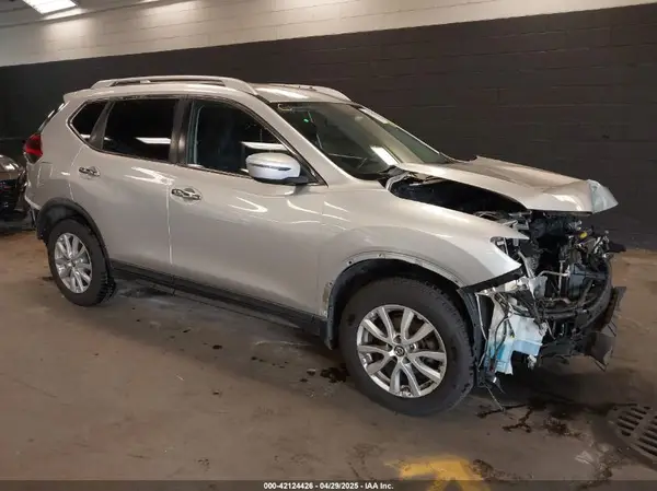 KNMAT2MV8JP622030 2018 NISSAN ROGUE - Image 1