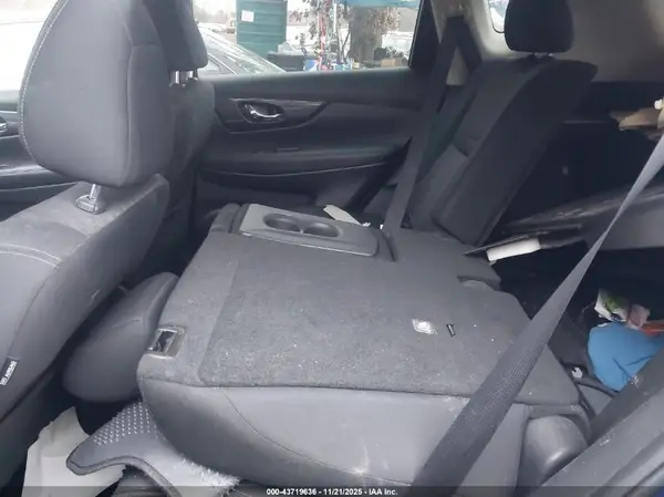 KNMAT2MV8KP525993 2019 NISSAN ROGUE - Image 8