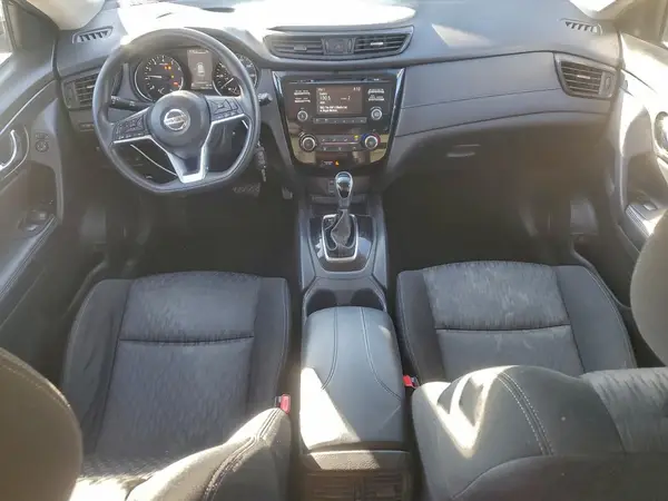 KNMAT2MV9HP500318 2017 NISSAN ROGUE - Image 8