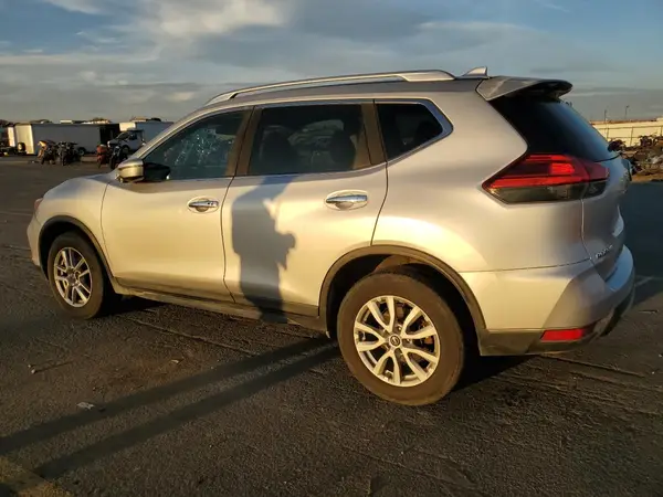 KNMAT2MV9HP507608 2017 NISSAN ROGUE - Image 2
