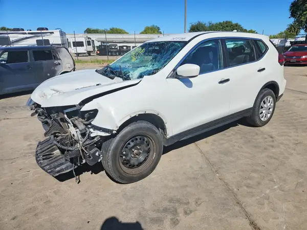 KNMAT2MV9HP509388 2017 NISSAN ROGUE - Image 1