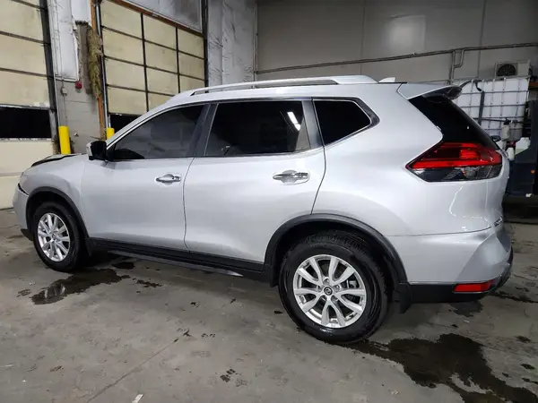 KNMAT2MV9HP513814 2017 NISSAN ROGUE - Image 2