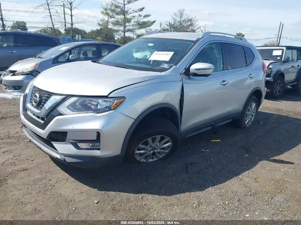 KNMAT2MV9HP515482 2017 NISSAN ROGUE - Image 2