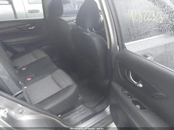 KNMAT2MV9HP518575 2017 NISSAN ROGUE - Image 8