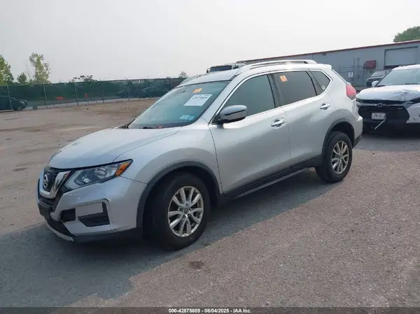 KNMAT2MV9HP528457 2017 NISSAN ROGUE - Image 2