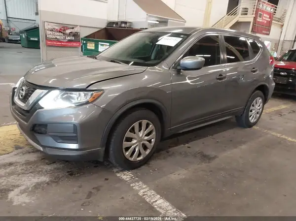 KNMAT2MV9HP536218 2017 NISSAN ROGUE - Image 2