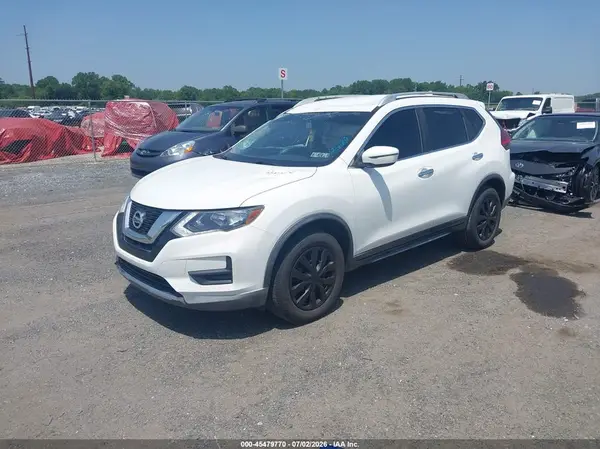 KNMAT2MV9HP552158 2017 NISSAN ROGUE - Image 2