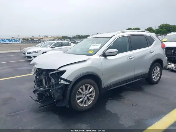 KNMAT2MV9HP552905 2017 NISSAN ROGUE - Image 2