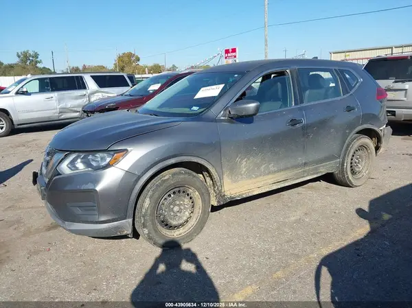 KNMAT2MV9HP555447 2017 NISSAN ROGUE - Image 2