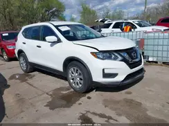 KNMAT2MV9HP555609 2017 NISSAN ROGUE