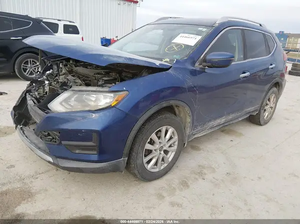 KNMAT2MV9HP556873 2017 NISSAN ROGUE - Image 2