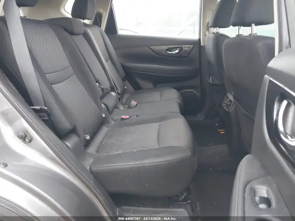 KNMAT2MV9HP558137 2017 NISSAN ROGUE - Image 8