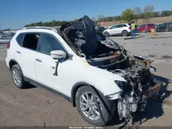 KNMAT2MV9HP562060 2017 NISSAN ROGUE