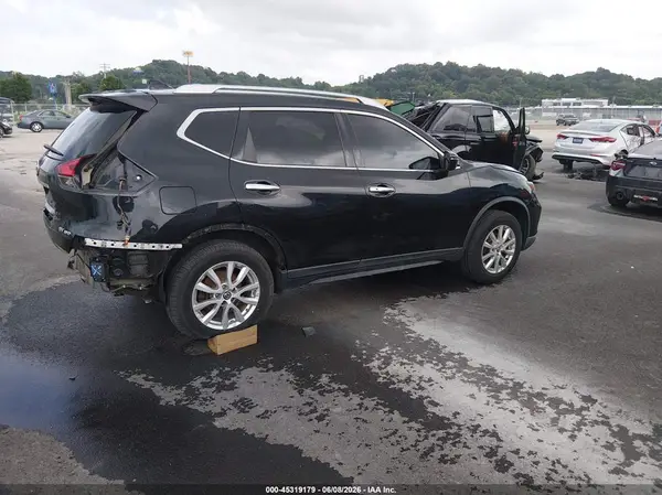 KNMAT2MV9HP564715 2017 NISSAN ROGUE - Image 2