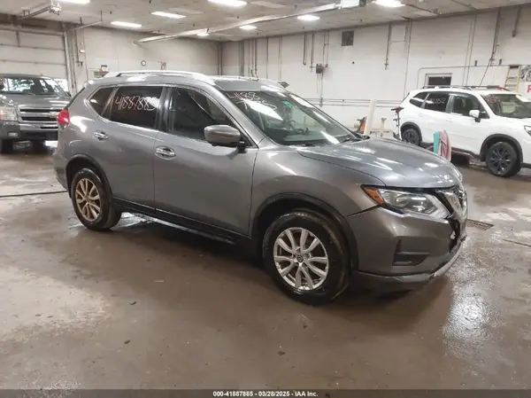 KNMAT2MV9HP564732 2017 NISSAN ROGUE - Image 1